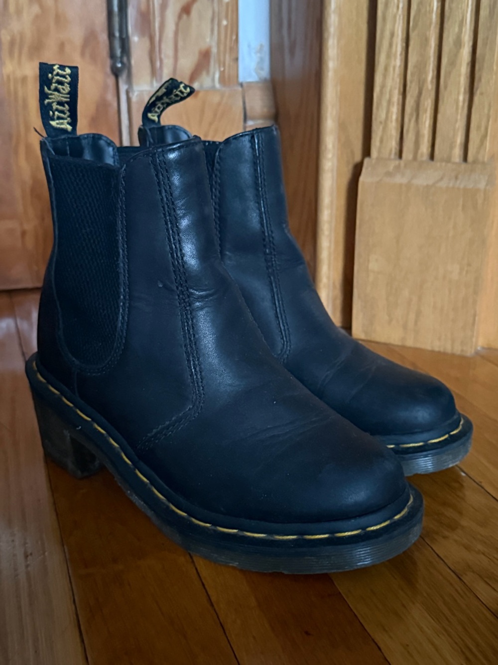 Dr. Martens Black Leather Heeled Chelsea Boots - Women’s US 6